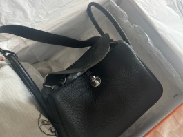 爱马仕lindy鳄鱼皮黑色(爱马仕黑色鳄鱼皮birkin)