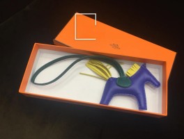 爱马仕女包正品旗舰店直播(爱马仕女包正品旗舰店直播视频)