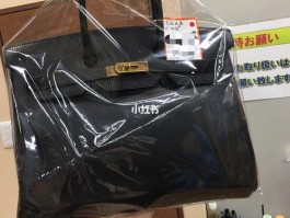 爱马仕黑色铂金包(爱马仕黑色铂金包30寸)