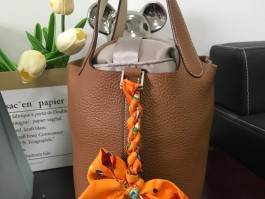 爱马仕菜篮子包包图片(爱马仕菜篮子包包图片里面)