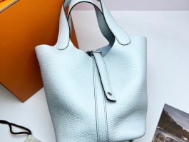 爱马仕入门款包包(爱马仕经典入门款女包)