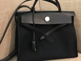 爱马仕黑皮包怎么样(爱马仕黑皮包怎么样值得买吗)