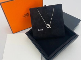 爱马仕箱包项链(爱马仕小箱子项链)