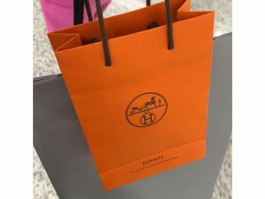爱马仕用塑料袋包装(爱马仕的包装袋卖多少钱)