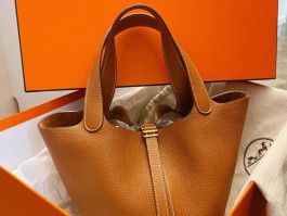 爱马仕女包20万以上(爱马仕限量版女包200万)