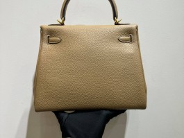 爱马仕女包官网旗舰店是正品吗(爱马仕女包官网旗舰店是正品吗知乎)