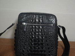 泰国手工皮具包包(泰国手工皮具包包图片)