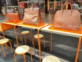 爱马仕包包展示柜视频(爱马仕包包展示柜视频教程)