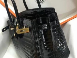 鳄鱼皮包包爱马仕是真的吗(鳄鱼皮爱马仕birkin)