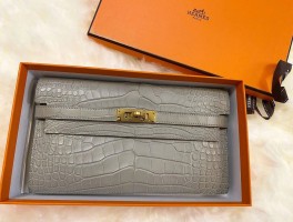 爱马仕鳄鱼皮钱包(爱马仕鳄鱼皮钱包专柜价)