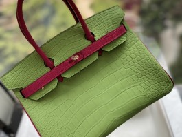 爱马仕雾面翡翠绿鳄鱼皮(爱马仕绿色鳄鱼皮birkin)