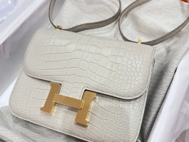 爱马仕康康鳄鱼皮包包(爱马仕鳄鱼皮康康包多钱)