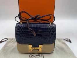 包含爱马仕的包包鳄鱼皮多少钱呀的词条