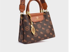马来西亚必买奢侈品女包是什么(马来西亚必买奢侈品女包是什么牌子)