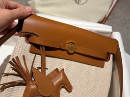爱马仕真皮包怎么清洗(爱马仕真皮包怎么清洗视频)