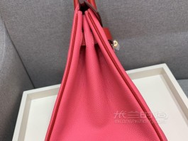 爱马仕粉色鳄鱼铂金包(爱马仕红色鳄鱼皮铂金包)