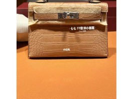 爱马仕的鳄鱼皮是哪里的品牌(爱马仕包包鳄鱼皮什么品种)