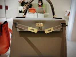 爱马仕女包(爱马仕女包是哪个国家的)