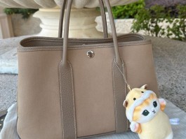 爱马仕手工制作包包(爱马仕手工制作包包图片)