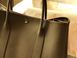 买爱马仕包包专柜正品(买爱马仕包包专柜正品可靠吗)